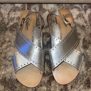 Lucky Brand Birchess Silver Metallic Cross Strap Flat Sandals